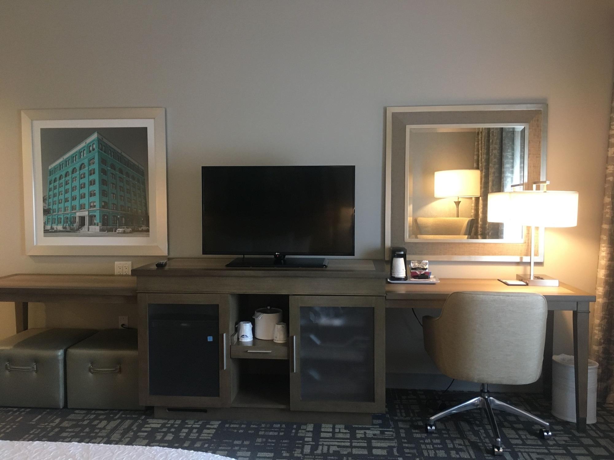 Hampton Inn & Suites Dallas-The Colony Exterior photo